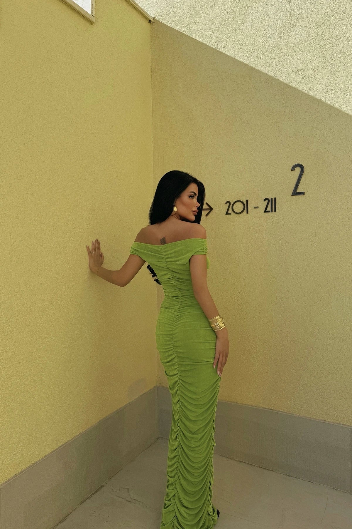 Emerald Allure – Flowing Cut-Out Dress