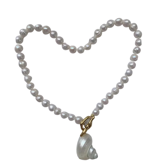 Coquille Blanche – Pearl Statement Necklace